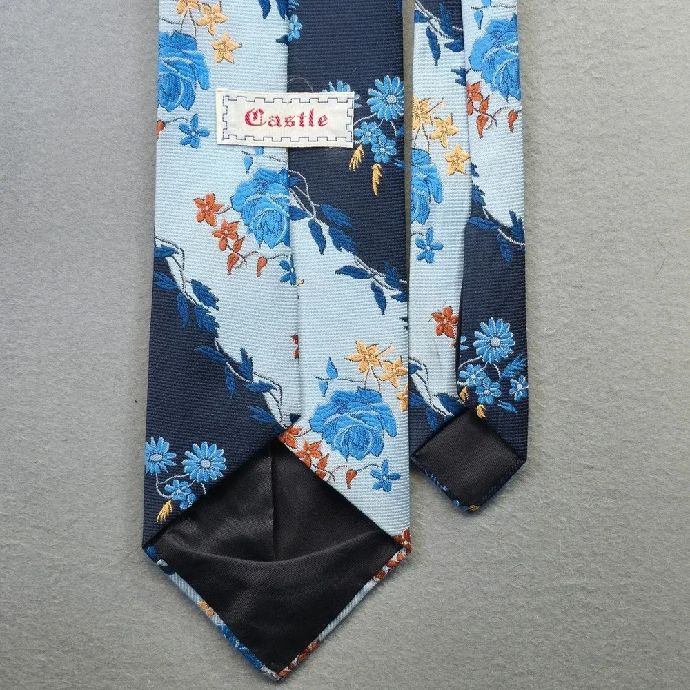 Vintage Castle Blue Floral Striped‎ Neck Tie Size 4.25X58